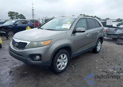 2011 Kia Sorento Lx z USA, uszkodzony, nr VIN 5XYKT3A17BG152489